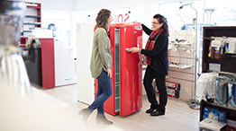 Eine grosse Auswahl an Elektrohaushaltsgeräten für Ihr Zuhause, wie z.B. Waschmaschine, Wäschetrockner, Tiefkühlschränke, Ofen oder Geschirrspülmaschine