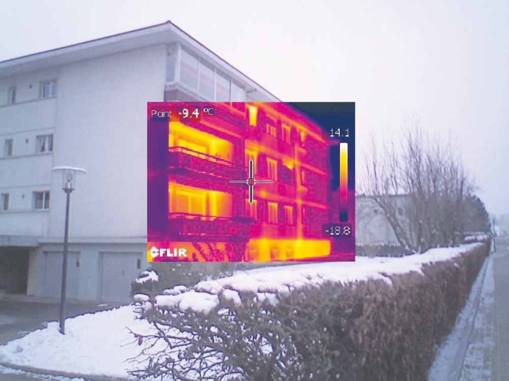Ergebnis einer von Groupe E durchgeführten Thermografie an einem Gebäude