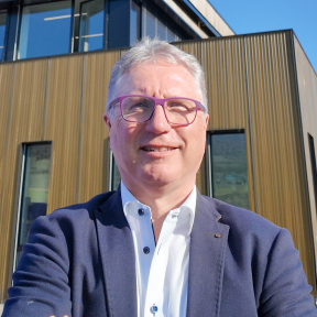 Portrait de Richard Busset, responsable de la région Neuchâtel-Jura-Jura bernois ad interim de Groupe E