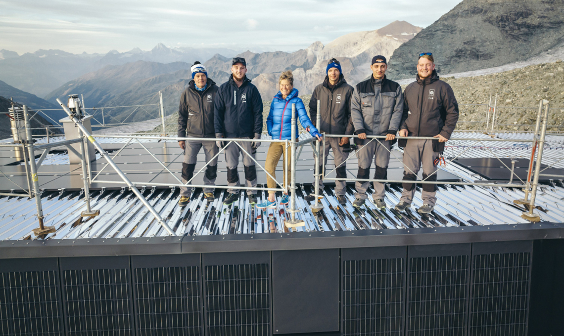 Apprentis de Groupe E à la cabane de Tracuit