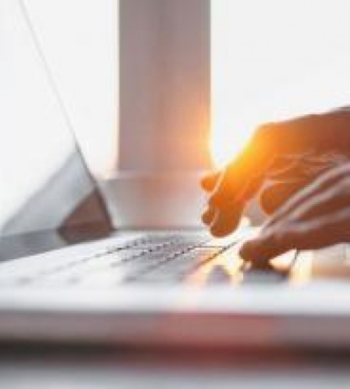 client Groupe E qui calcule sa consommation solaire