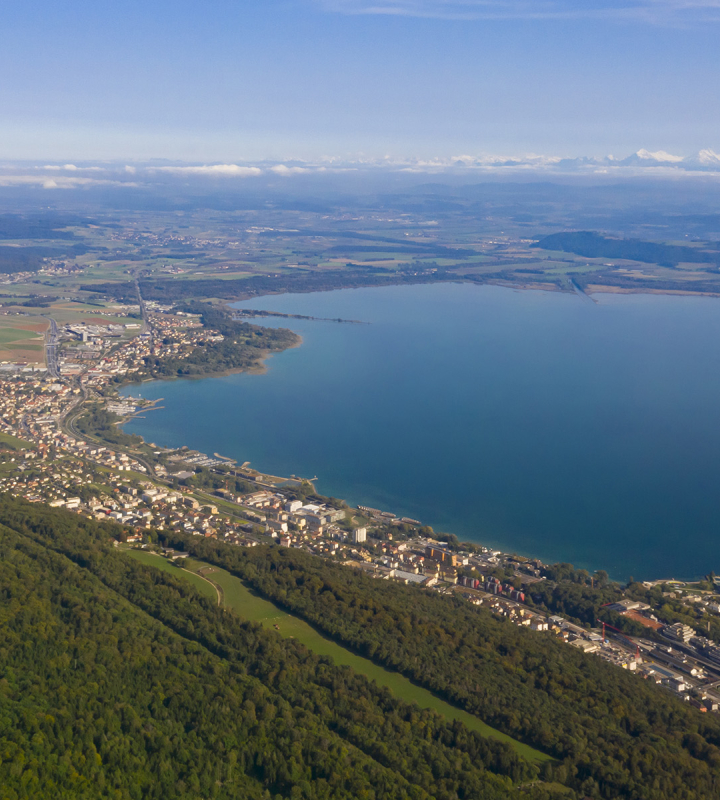 Vue du lac de Neuchâtel et du lac de Bienne