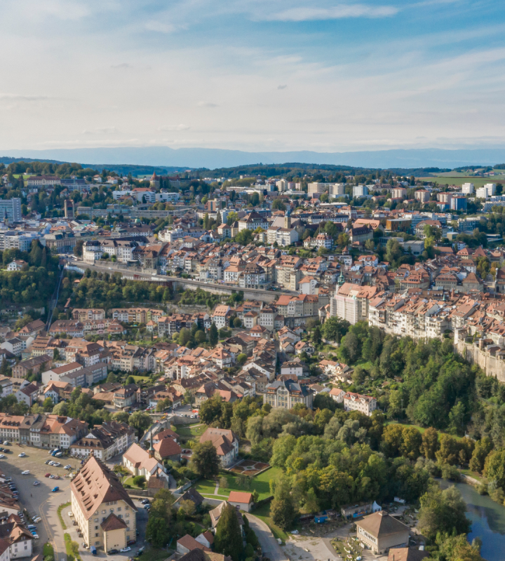 Vue aérienne de la ville de Fribourg
