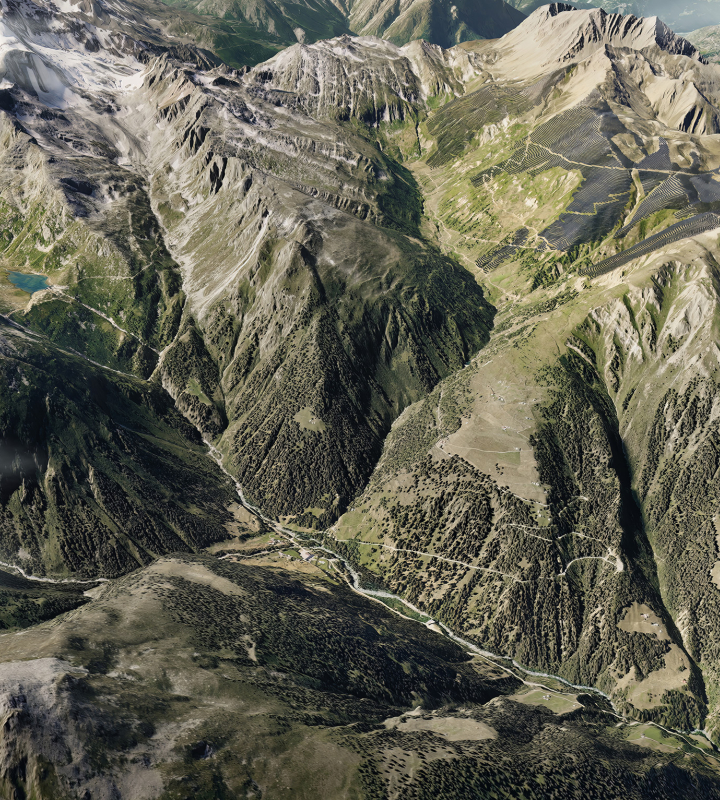 Luftaufnahme einer Bergkette mit grünen Tälern und felsigen Gipfeln. Zwei Alpenseen heben sich in der Landschaft hervor, eingebettet zwischen den Bergen. Auf den Hängen einiger Berge sind Solaranlagen zu sehen, die die Integration erneuerbarer Energien in diese natürliche Umgebung unterstreichen. Dieses Bild zeigt die Majestät und Vielfalt der Schweizer Berglandschaft.
