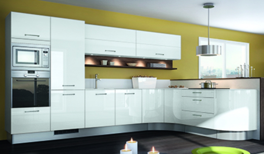 Kücheneinrichtungen, Badeinrichtungen, Umkleidezimmer, Stauräume