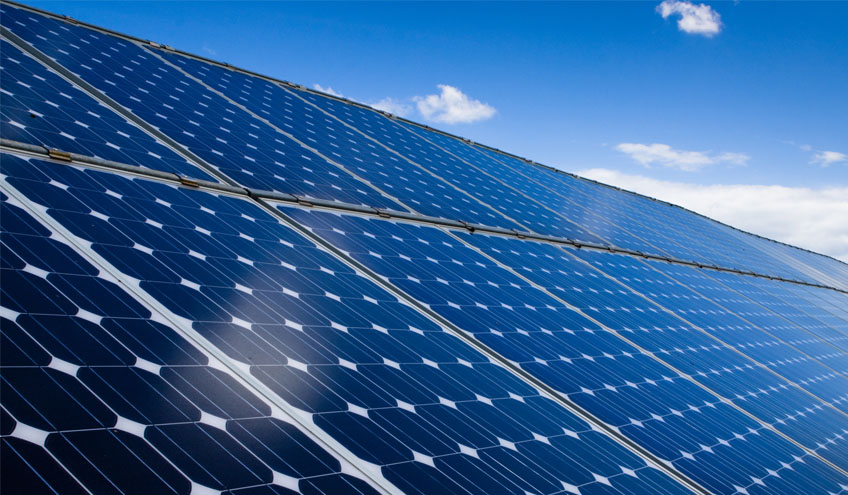 an Groupe E angeschlossene Solarpaneele