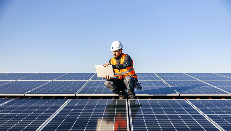 Flyer - Maintenance d'installations solaires photovoltaïques