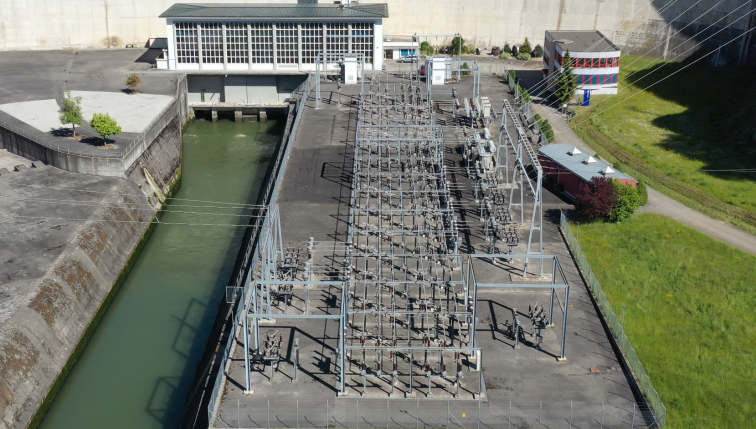 Poste haute tension du barrage de Schiffenen à Fribourg