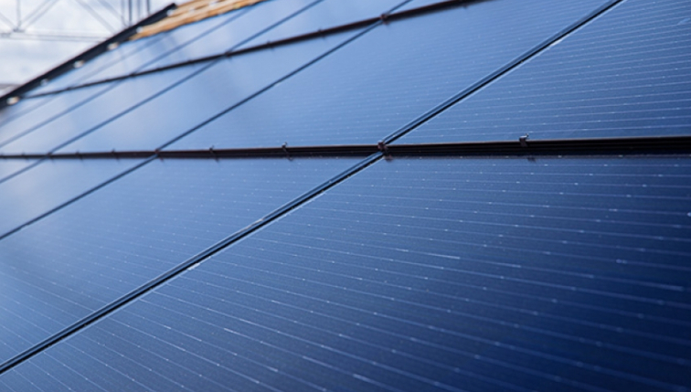von Groupe E installierte Solarpaneele für Ihre Photovoltaikproduktion
