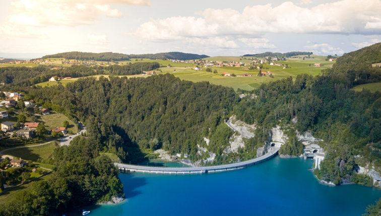 Rossens / Hauterive – Staumauer und Kraftwerk