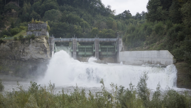 Provisorische Schliessung des Staumauer der Mageren Au