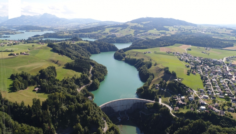 Le lac de la Gruyère abaissé de manière exceptionnelle à l’automne 2022