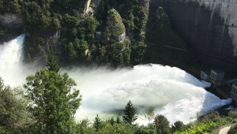 Wasserablass für die Dynamik der Saane.