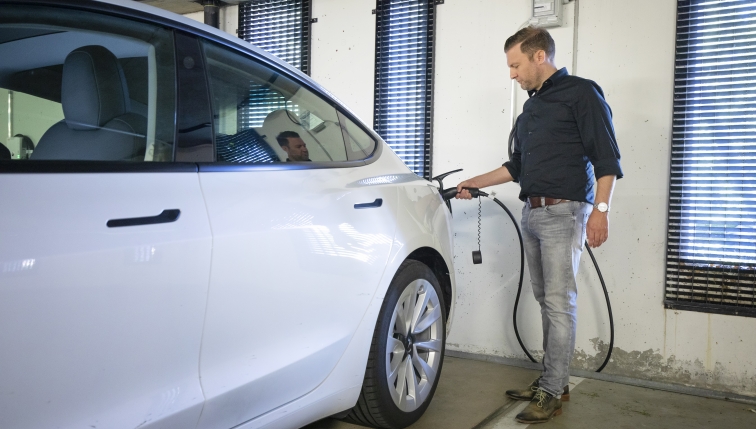 Rechargement d'une voiture électrique