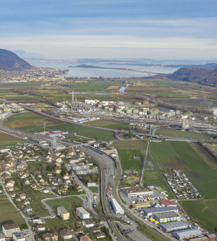 Vue aérienne du village de Cornaux, dans le canton de Neuchâtel
