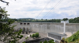 Staumauer und Kraftwerk Schiffenen