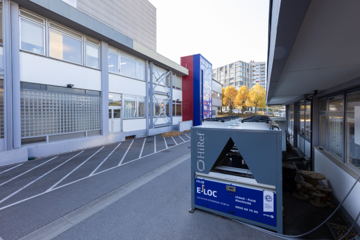 Climatisation mobile installée temporairement dans une entreprise par Groupe E, afin de dépanner le client en cas de besoin urgent.