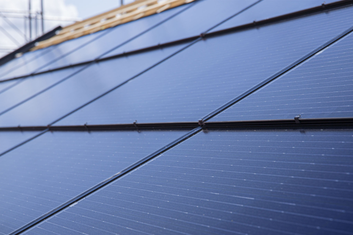 Groupe E propose un tarif de reprise pour l'électricité excédentaire produite par ses clients privés