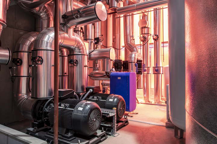 Intérieur d'une centrale de chauffage à distance de Groupe E