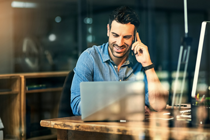Client profitant d'un système de téléphonie installée par Groupe E