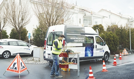 La fibre optique, communiquer à la vitesse de la lumière La fibre optique, communiquer à la vitesse de la lumière