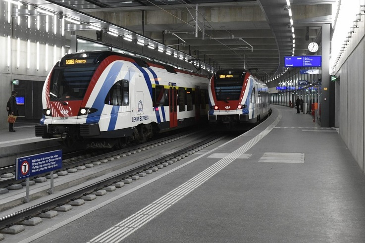 Züge im Bahnhof
