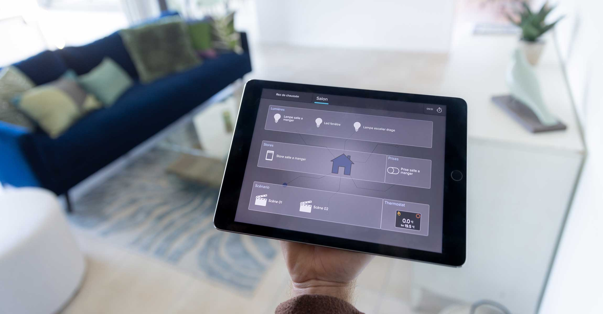 Tablette de contrôle d'un système de domotique installé par Groupe E