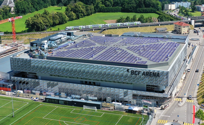 Solaranlage auf der Eishalle in Freiburg