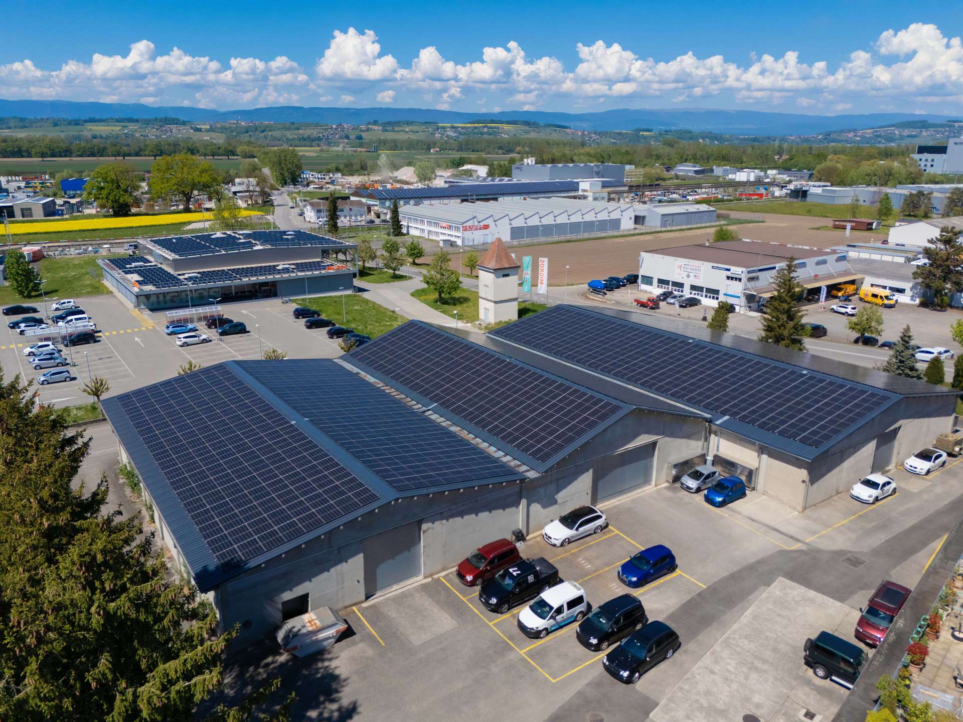 Des panneaux solaires sur un bâtiment à avenche