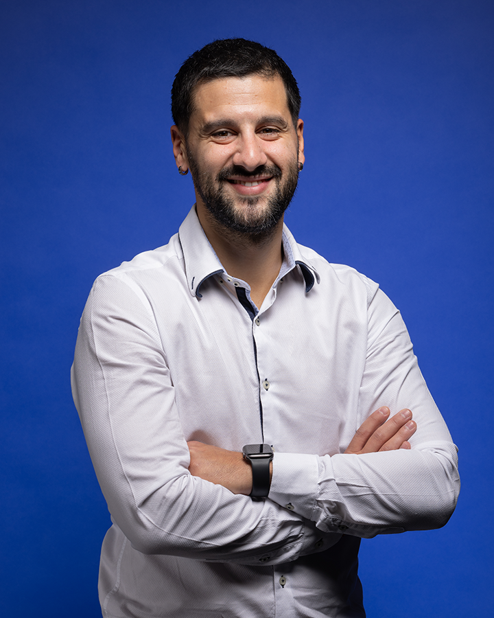 Portrait Leandro Alves, responsable de la succursale de Fleurier