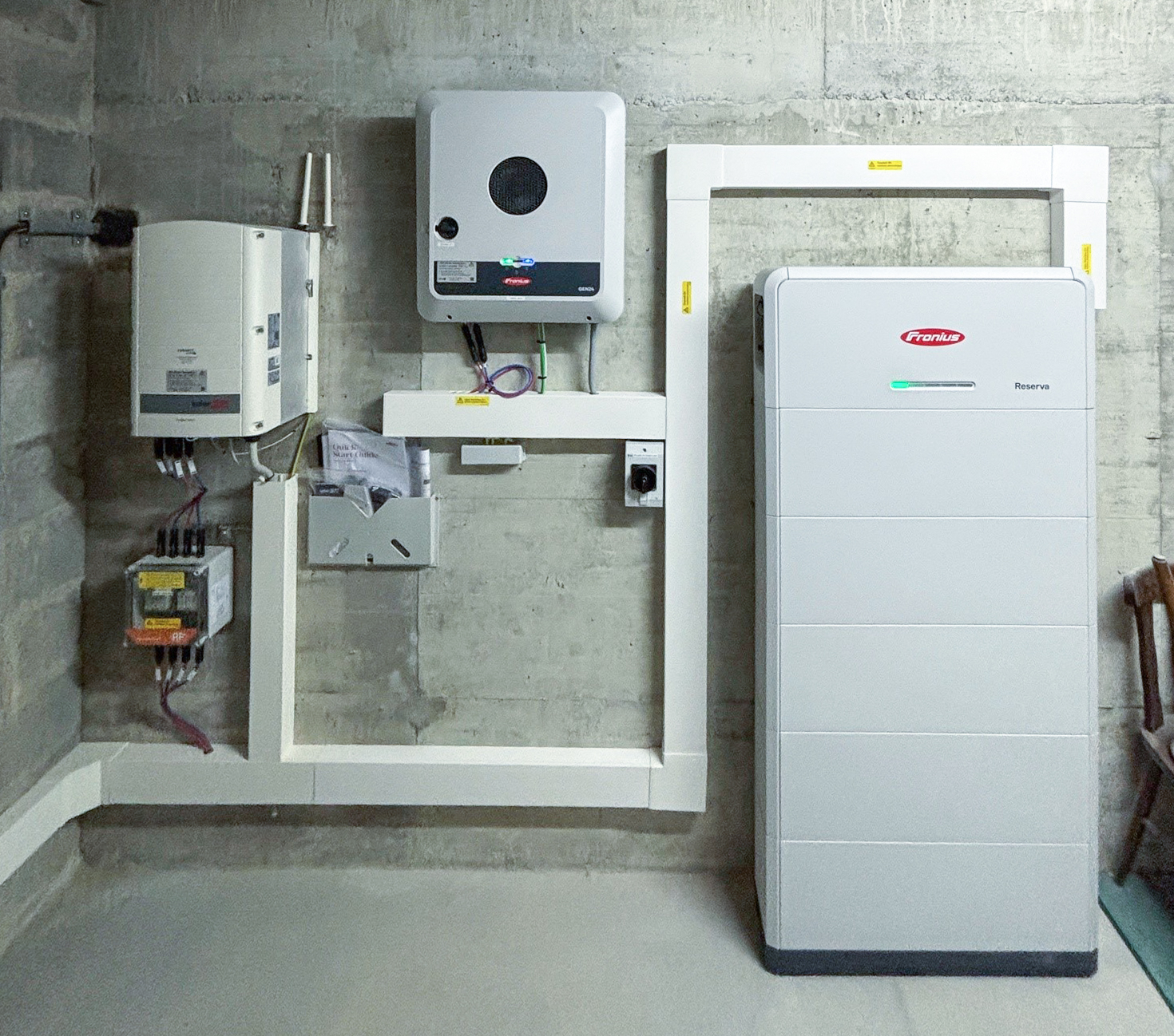 Foto einer Speicherbatterieanlage bei einem Kunden der Groupe E