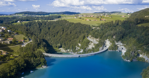 Vue aérienne du barrage de Rossens